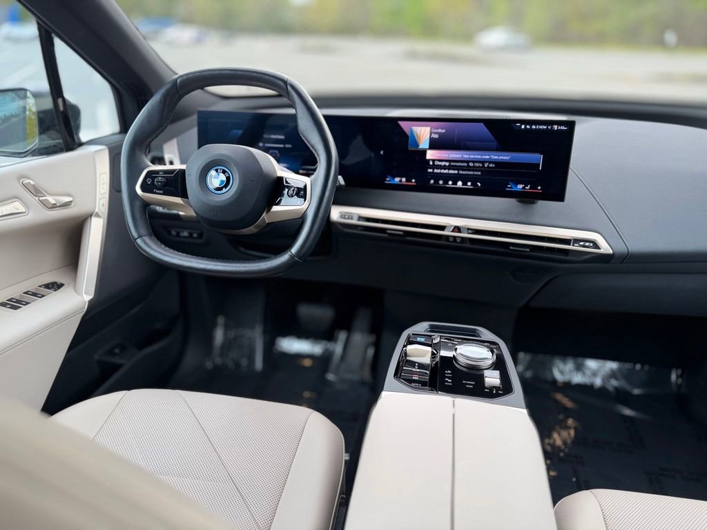 Certified 2024 BMW iX xDrive50 w/ Premium Package AWD/4WD image 10