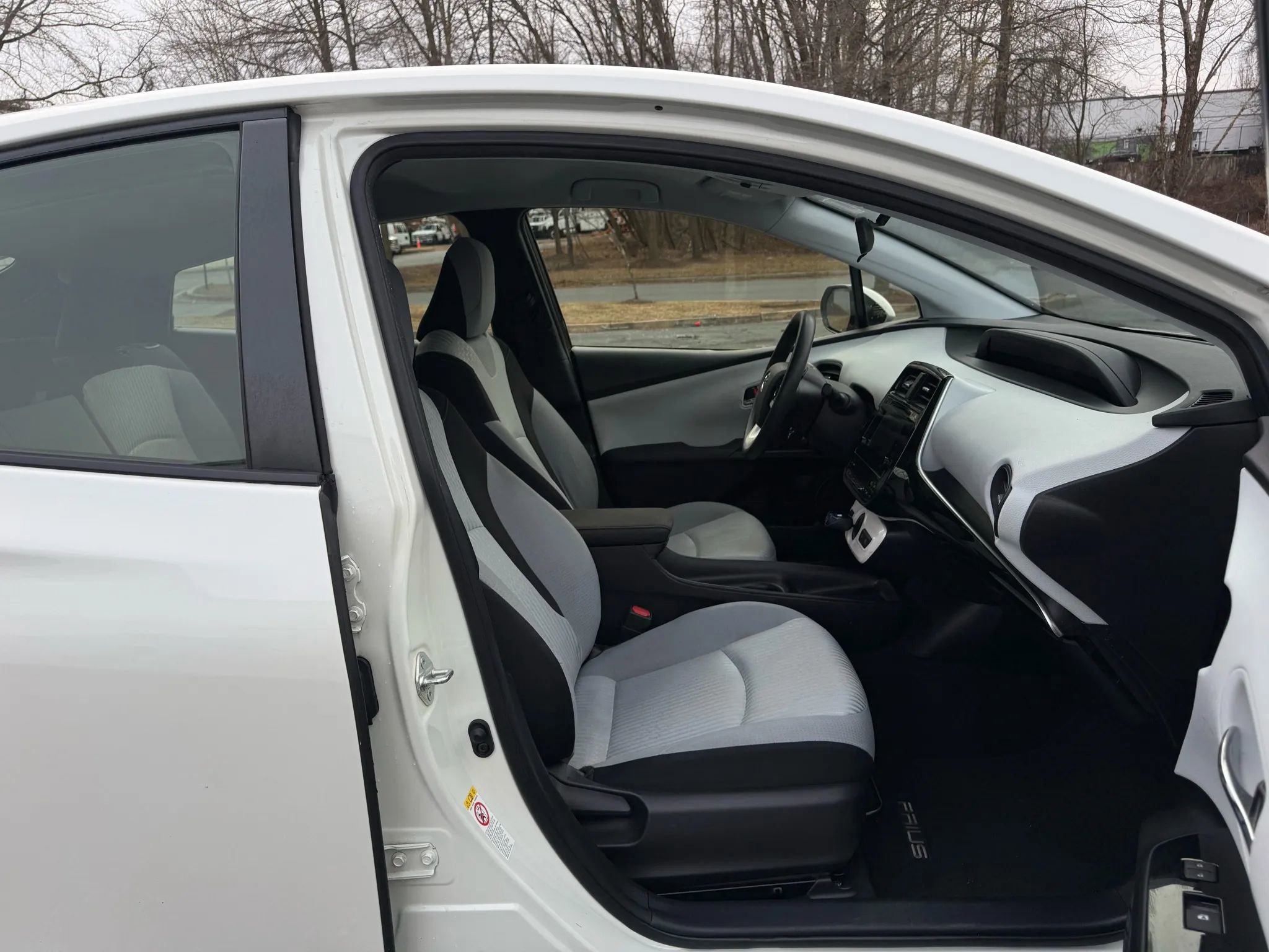 Used 2018 Toyota Prius Two image 20