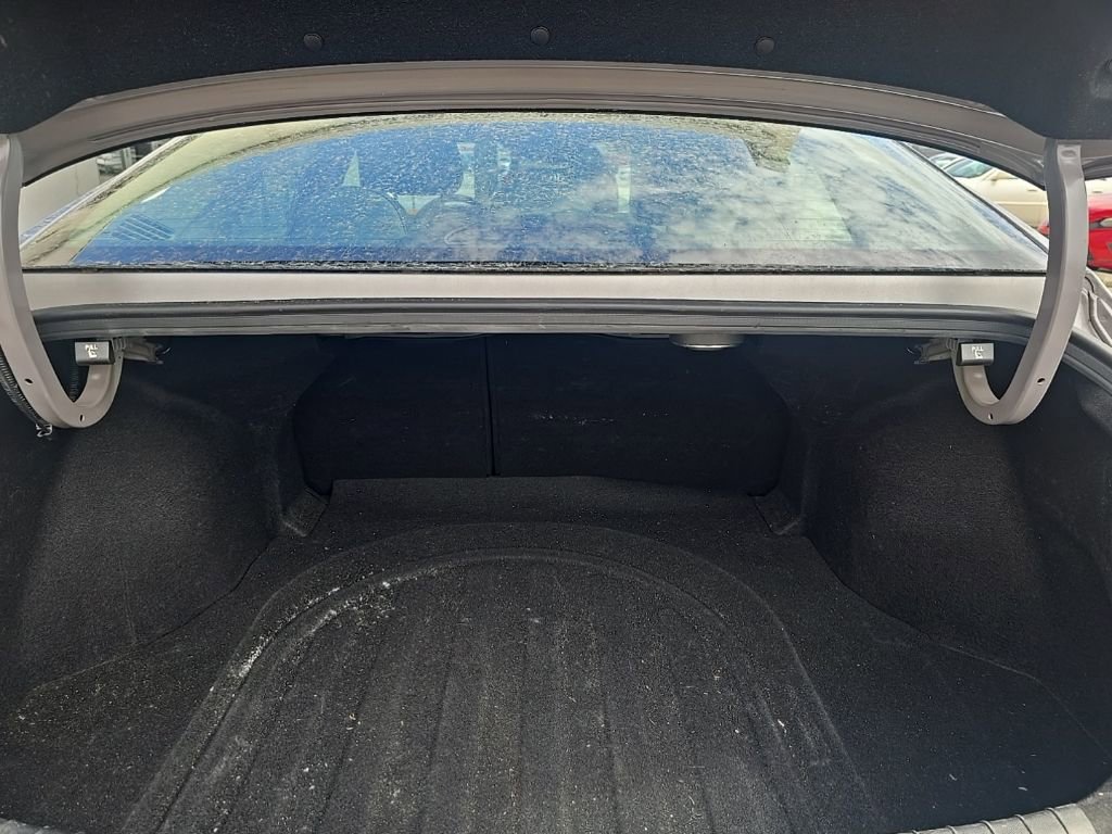 Used 2025 Hyundai Elantra Limited image 12