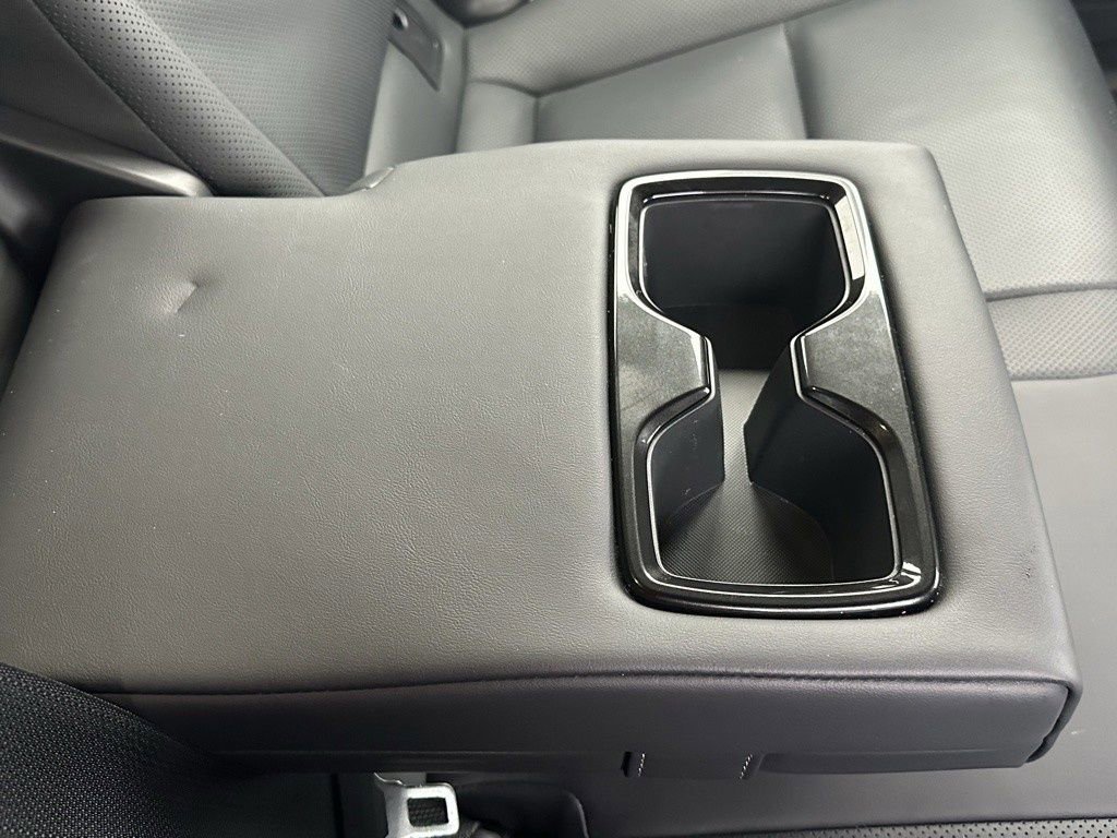 Used 2025 Toyota Crown Signia w/ Advanced Technology Package image 17