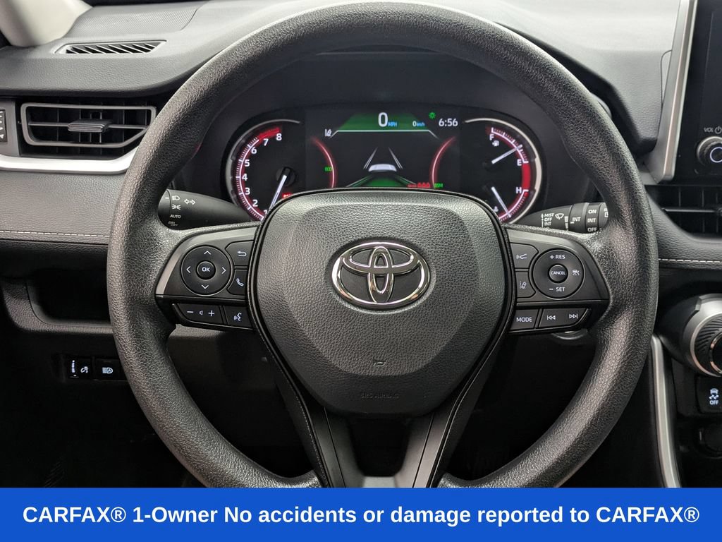 Used 2025 Toyota RAV4 XLE AWD/4WD image 18