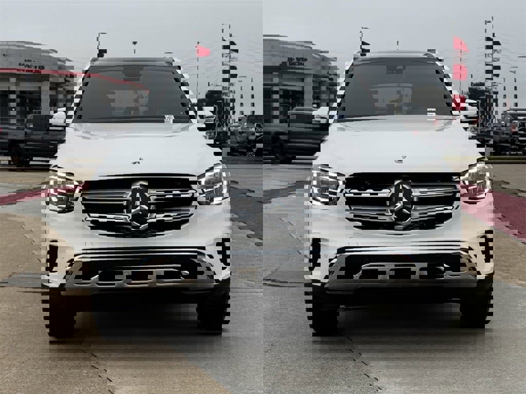 Used 2022 Mercedes-Benz GLC 300 image 3