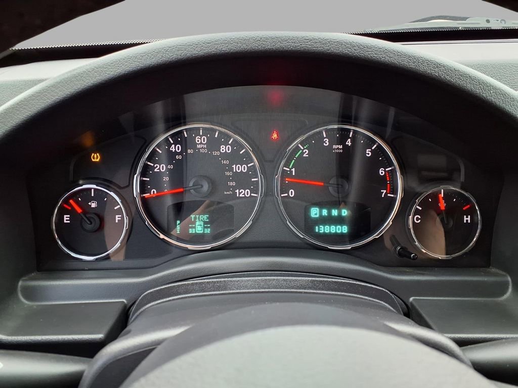 Used 2012 Jeep Liberty Limited Jet w/ Chrome Accents Group image 16