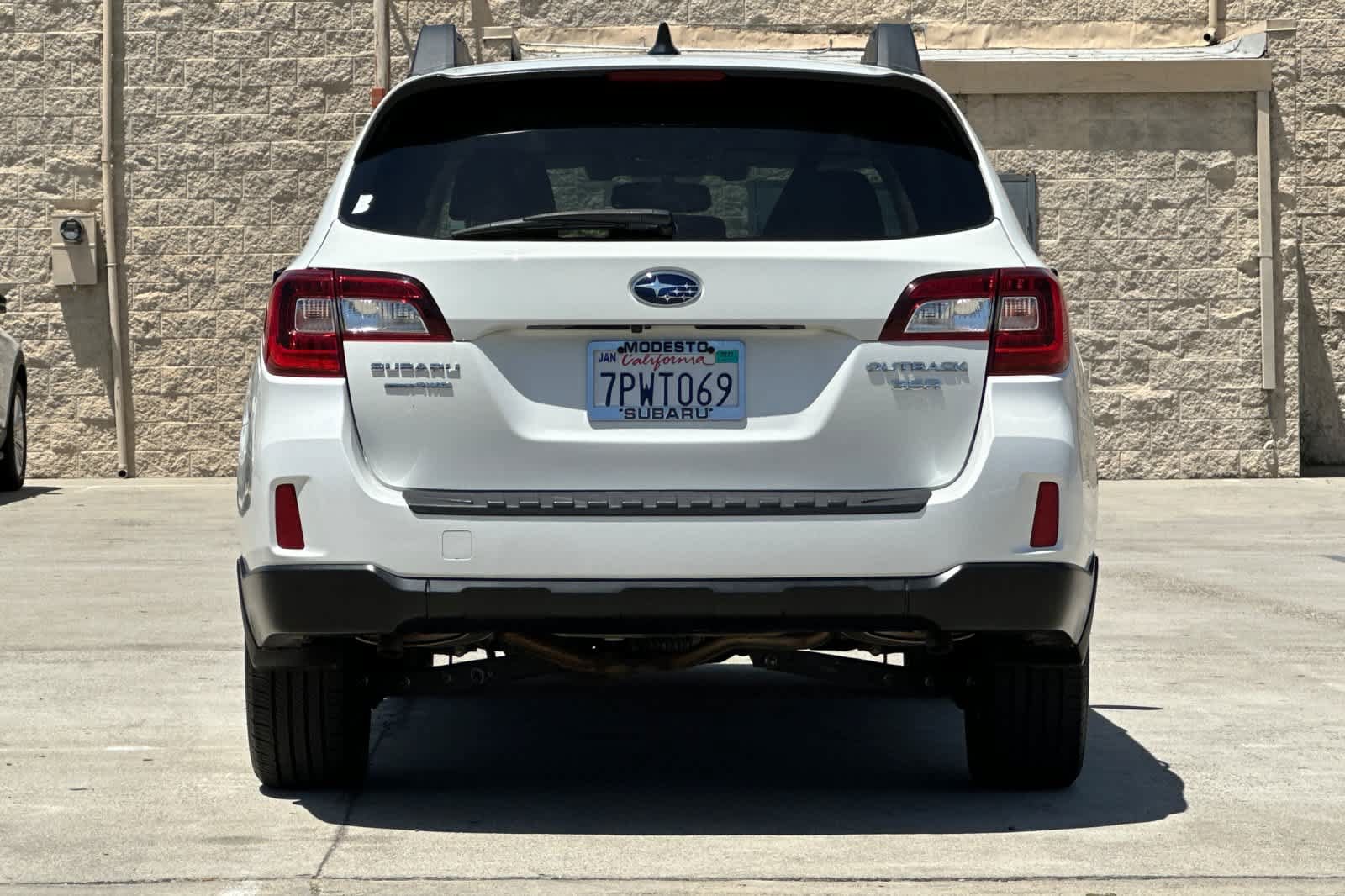 Used 2016 Subaru Outback 3.6R Limited AWD/4WD image 4