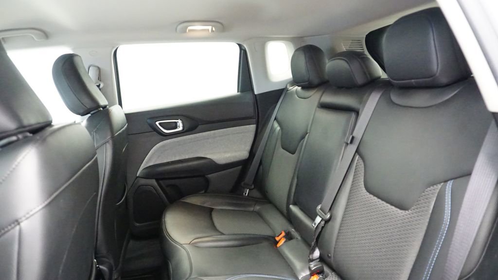 Certified 2022 Jeep Compass Latitude image 18