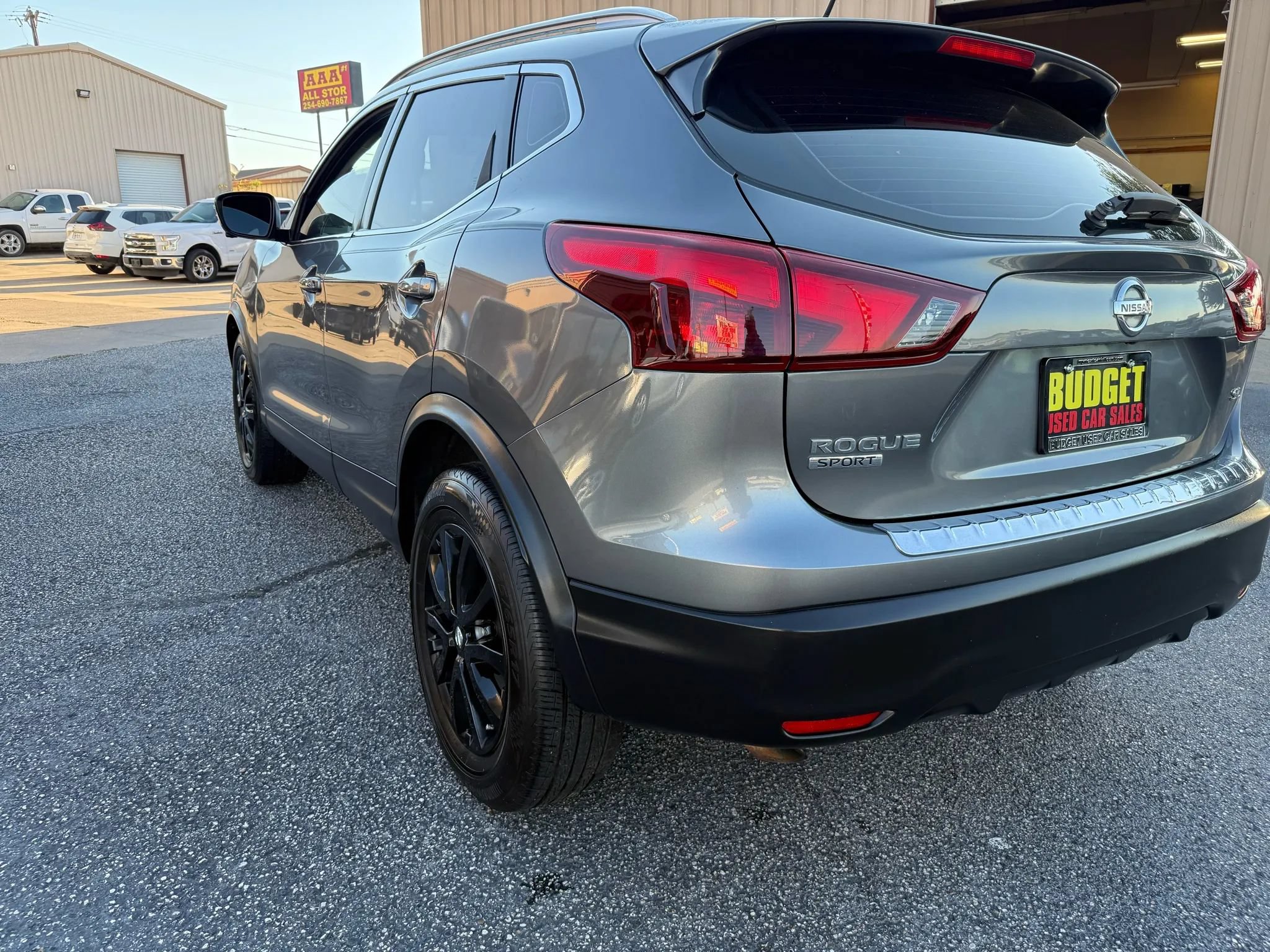 Used 2018 Nissan Rogue Sport SL FWD image 7