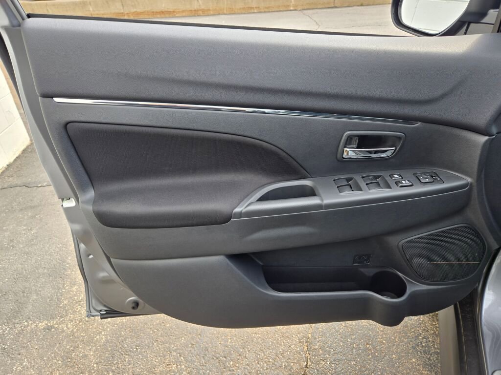 Used 2026 Mitsubishi Outlander Sport ES AWD/4WD image 16