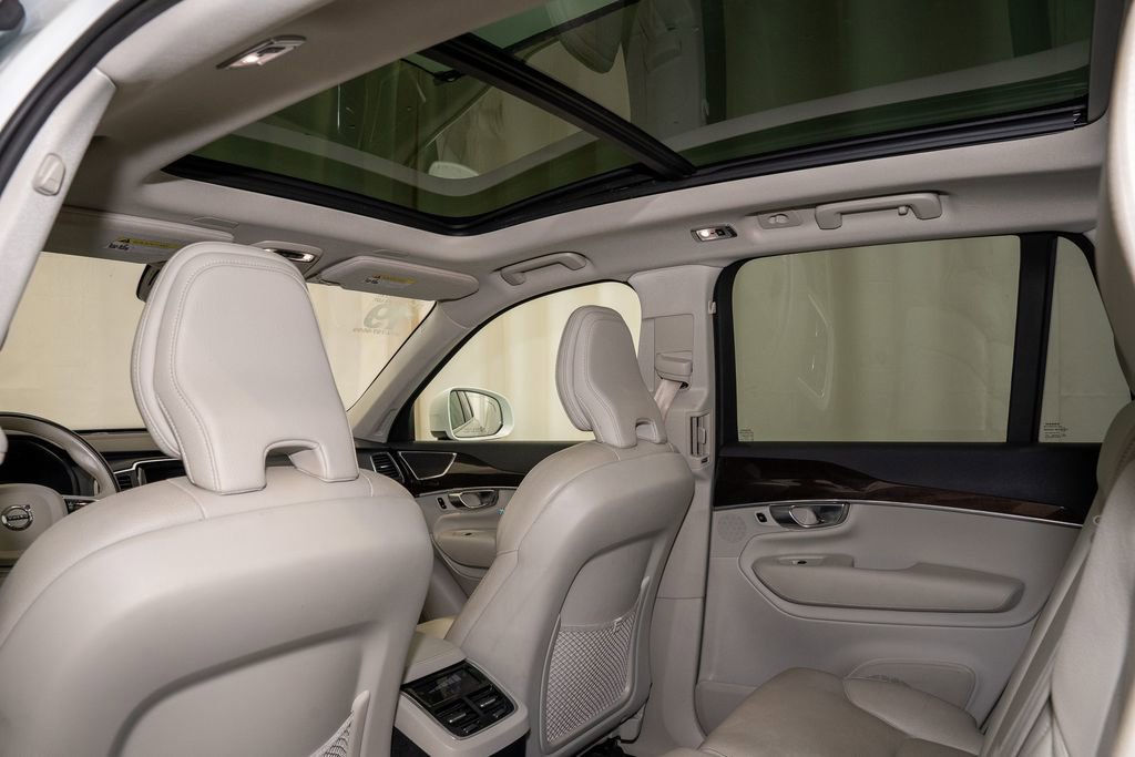 Used 2019 Volvo XC90 T6 Momentum w/ Protection Package Premier image 9