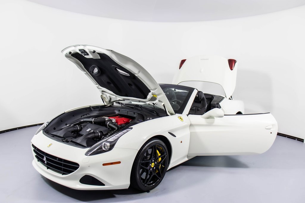 Certified 2017 Ferrari California T image 33