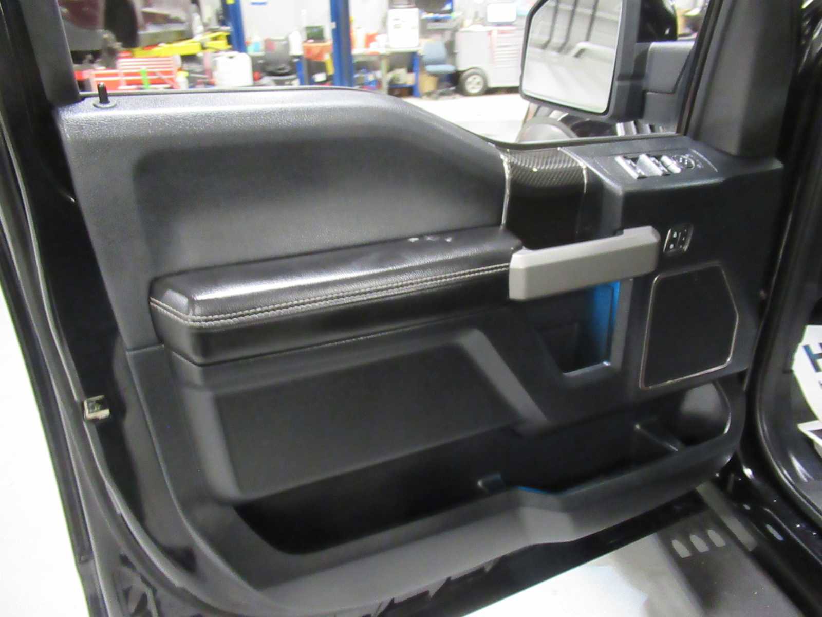 Used 2019 Ford F150 Raptor w/ Equipment Group 802A Luxury image 25