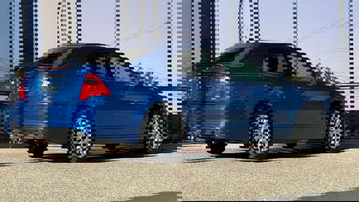 Used 2012 Ford Fusion SE image 12