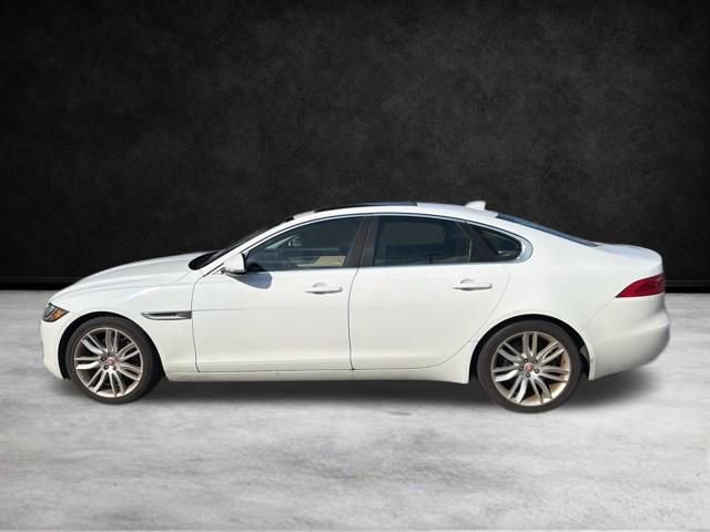 Used 2016 Jaguar XF Prestige image 10