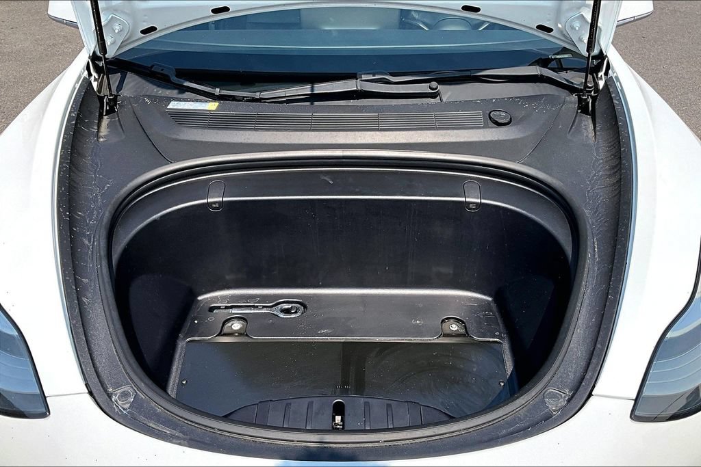 Used 2018 Tesla Model 3 Long Range RWD image 9
