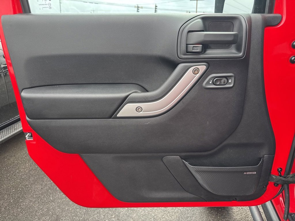 Used 2016 Jeep Wrangler Unlimited Rubicon w/ Connectivity Group image 47