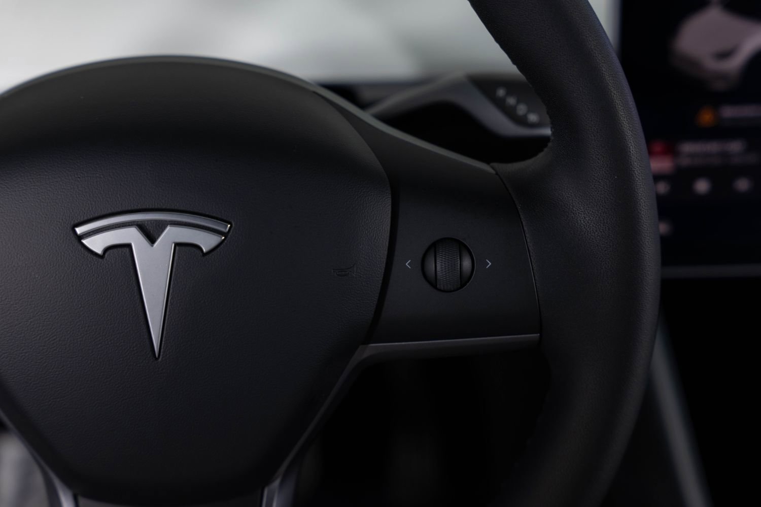 Used 2021 Tesla Model Y Long Range image 34