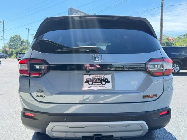 Used 2025 Honda Pilot TrailSport image 4