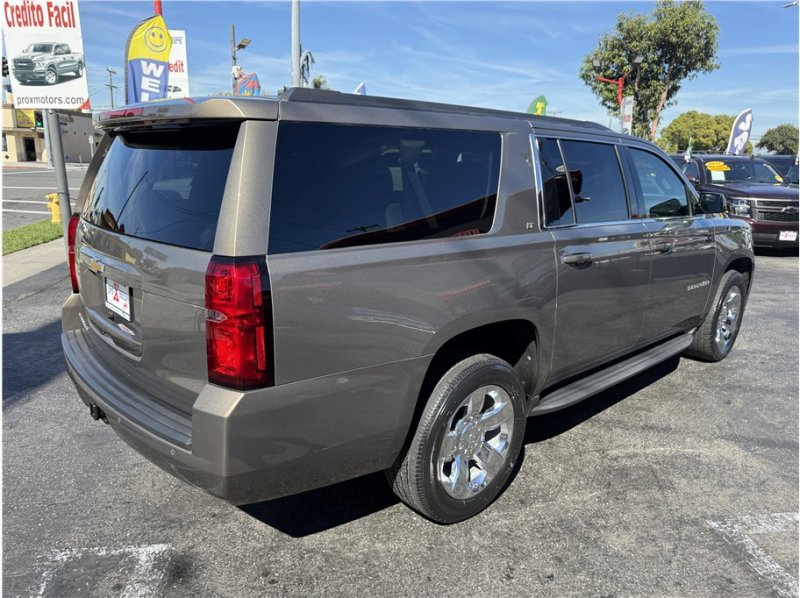 Used 2016 Chevrolet Suburban LT image 14