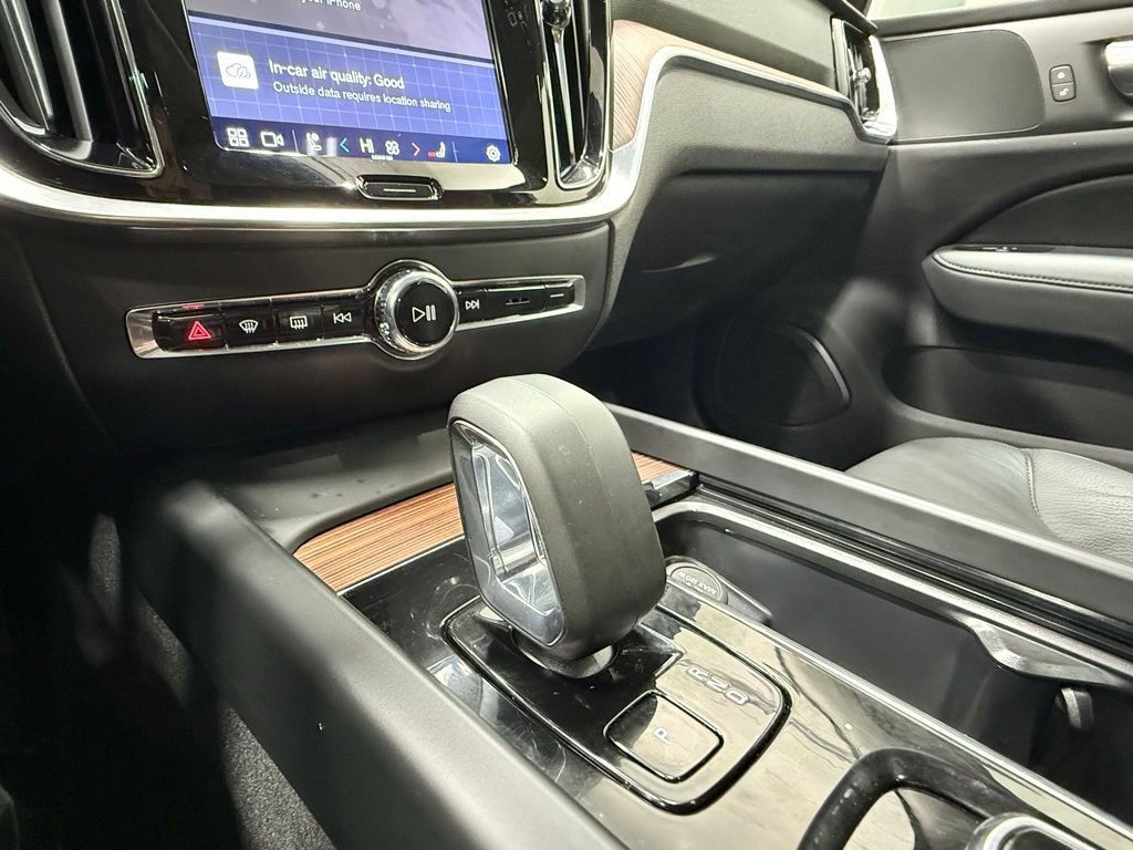 Used 2025 Volvo V60 B5 Cross Country Plus image 25