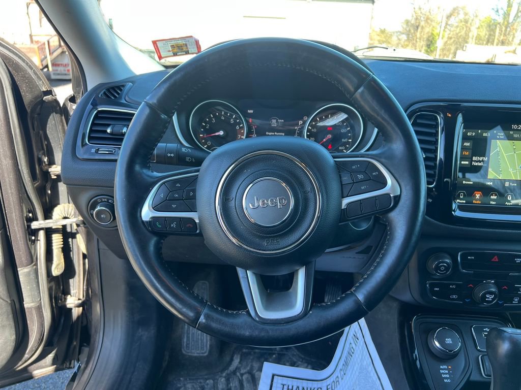 Used 2017 Jeep Compass Limited w/ Navigation Group image 18