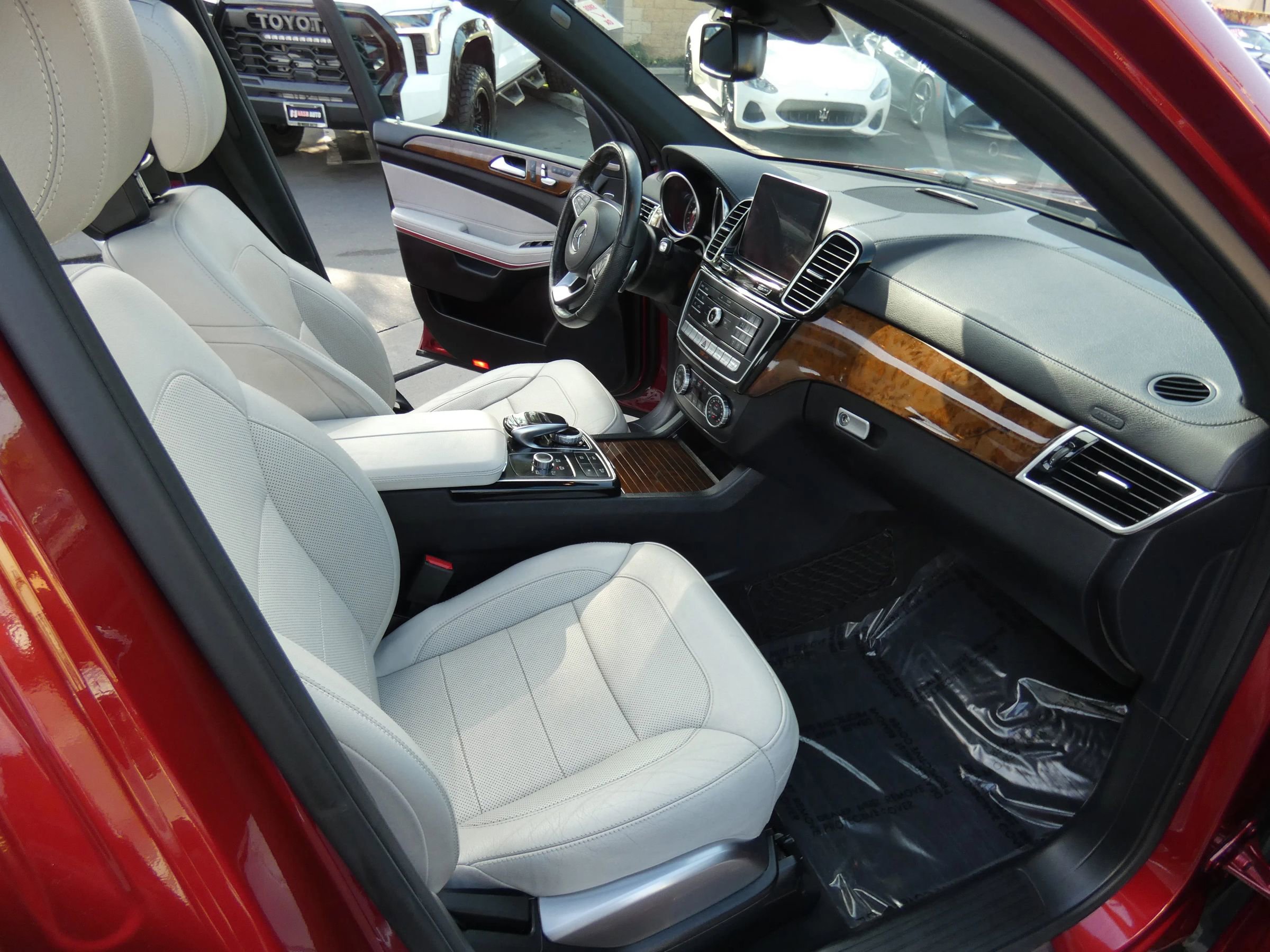 Used 2019 Mercedes-Benz GLS 550 4MATIC image 25