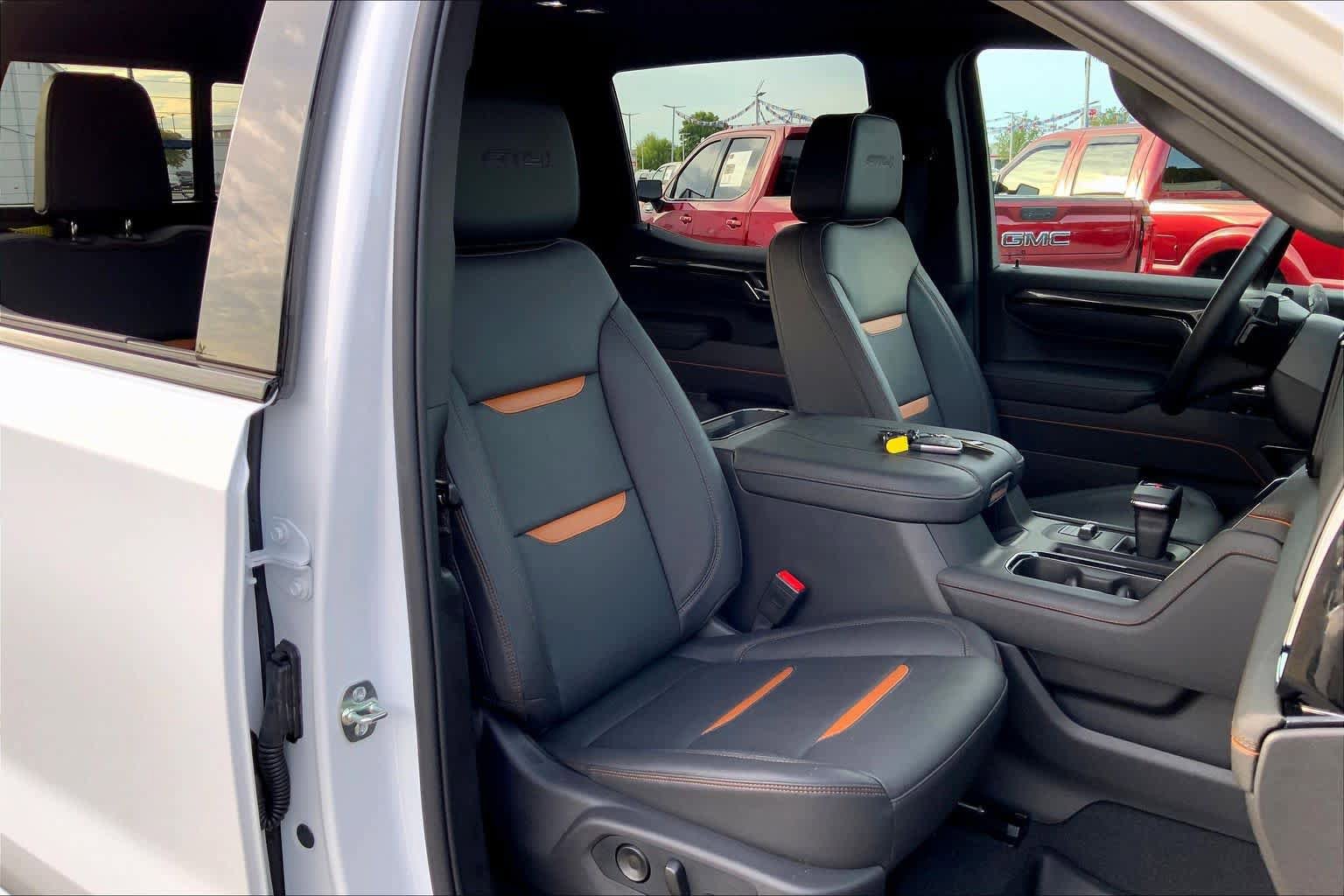 Used 2026 GMC Sierra 1500 AT4 w/ AT4 Premium Package AWD/4WD image 9