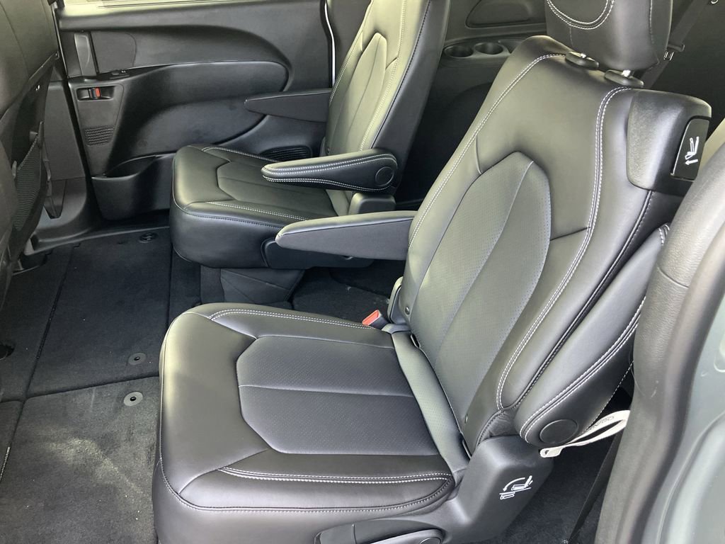 New 2026 Chrysler Pacifica Select image 27