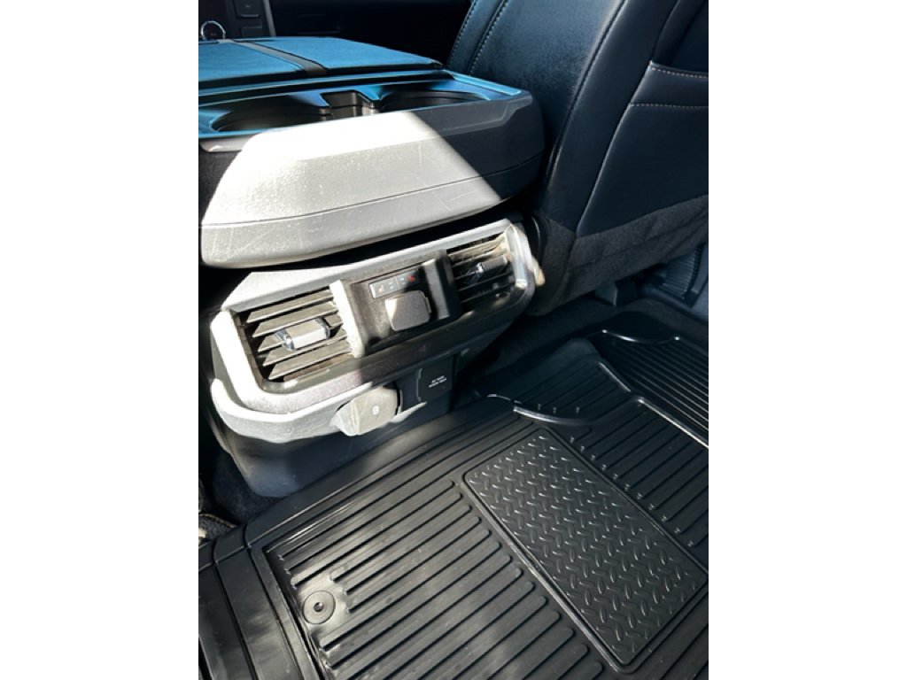 Used 2023 Ford F150 Platinum image 9