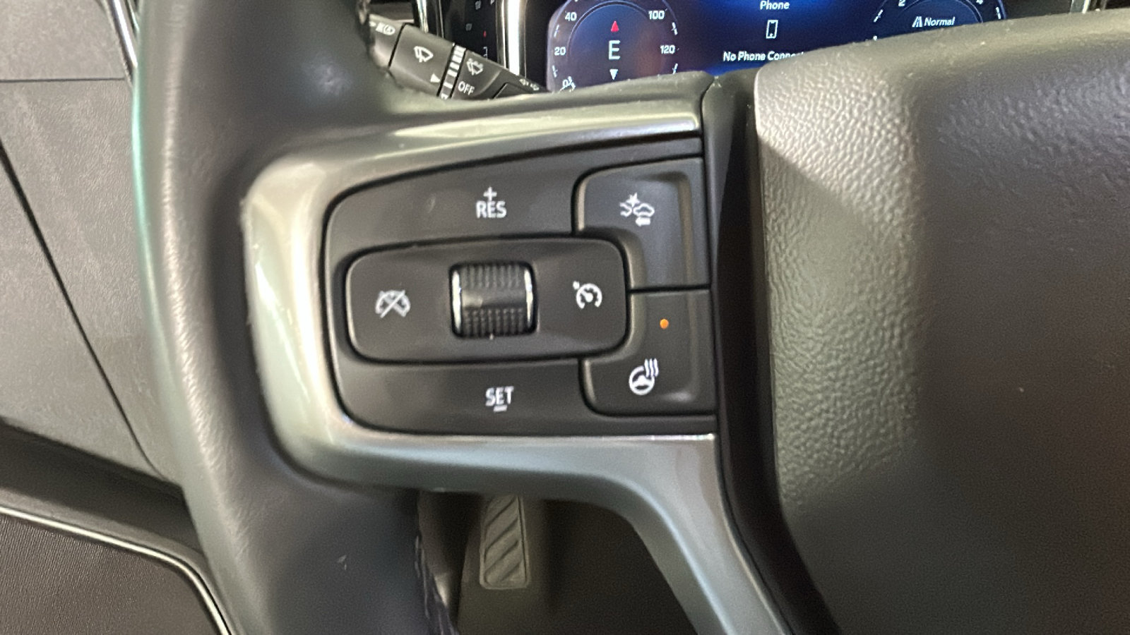 Used 2023 Chevrolet Silverado 1500 LT AWD/4WD image 18
