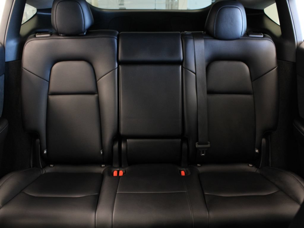Used 2025 Tesla Model Y Long Range RWD image 21