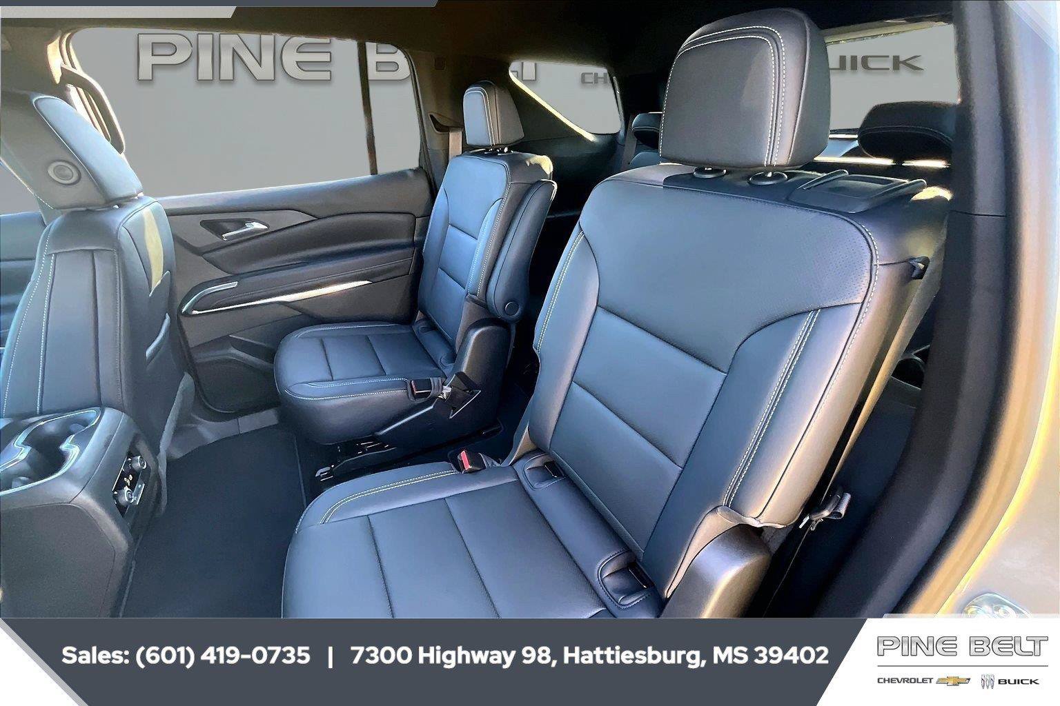 New 2027 Chevrolet Traverse LT FWD image 19
