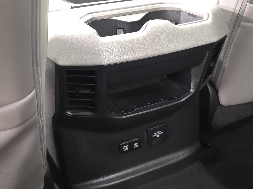 Used 2024 Toyota Tundra Limited AWD/4WD image 35
