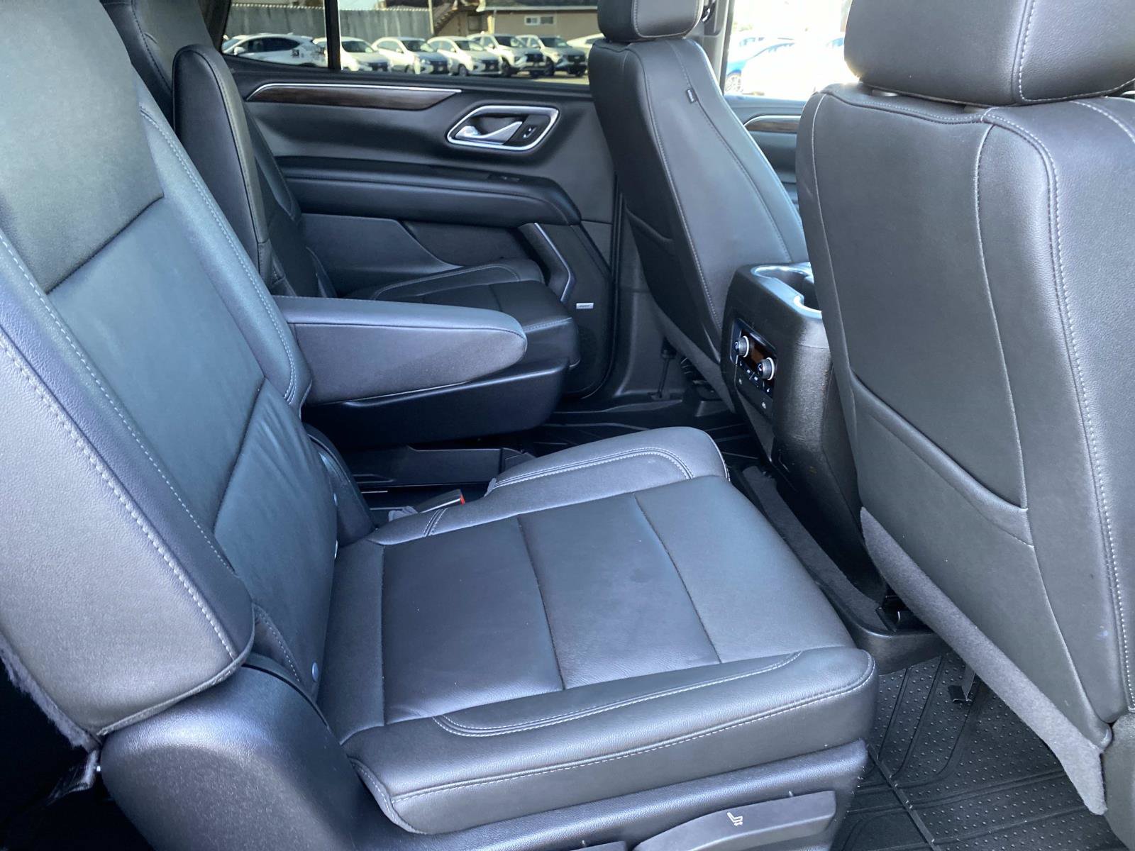 Used 2022 Chevrolet Tahoe Z71 w/ Z71 Off-Road Package AWD/4WD image 27