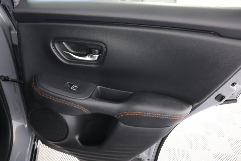 Certified 2025 Honda HR-V Sport image 27