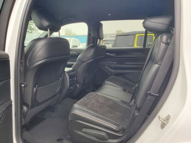 Used 2024 Jeep Grand Cherokee L Laredo image 26