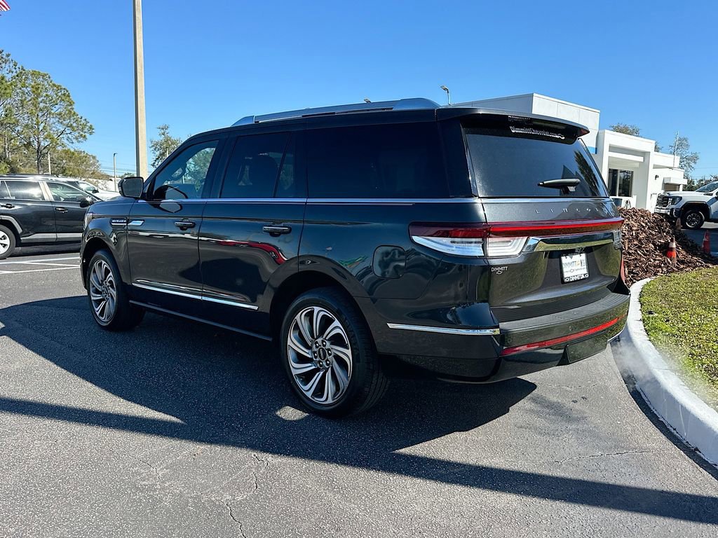 Used 2023 Lincoln Navigator Reserve image 7