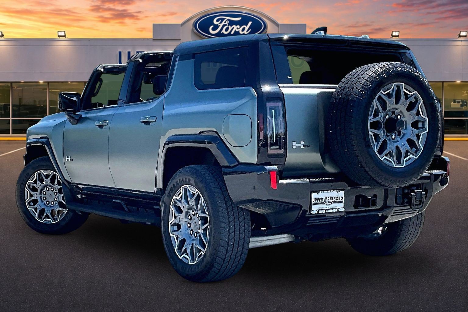 Used 2024 GMC Hummer EV 3X AWD/4WD image 2