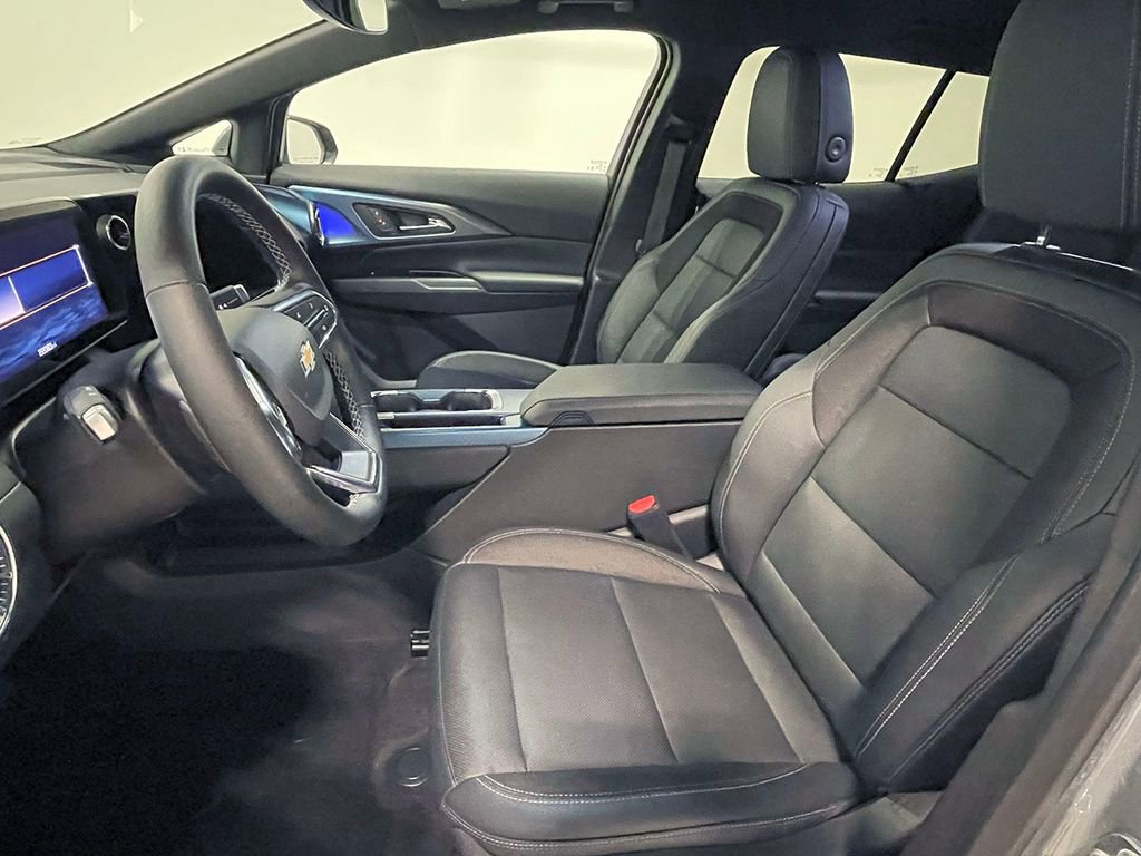 Used 2024 Chevrolet Equinox EV LT image 3