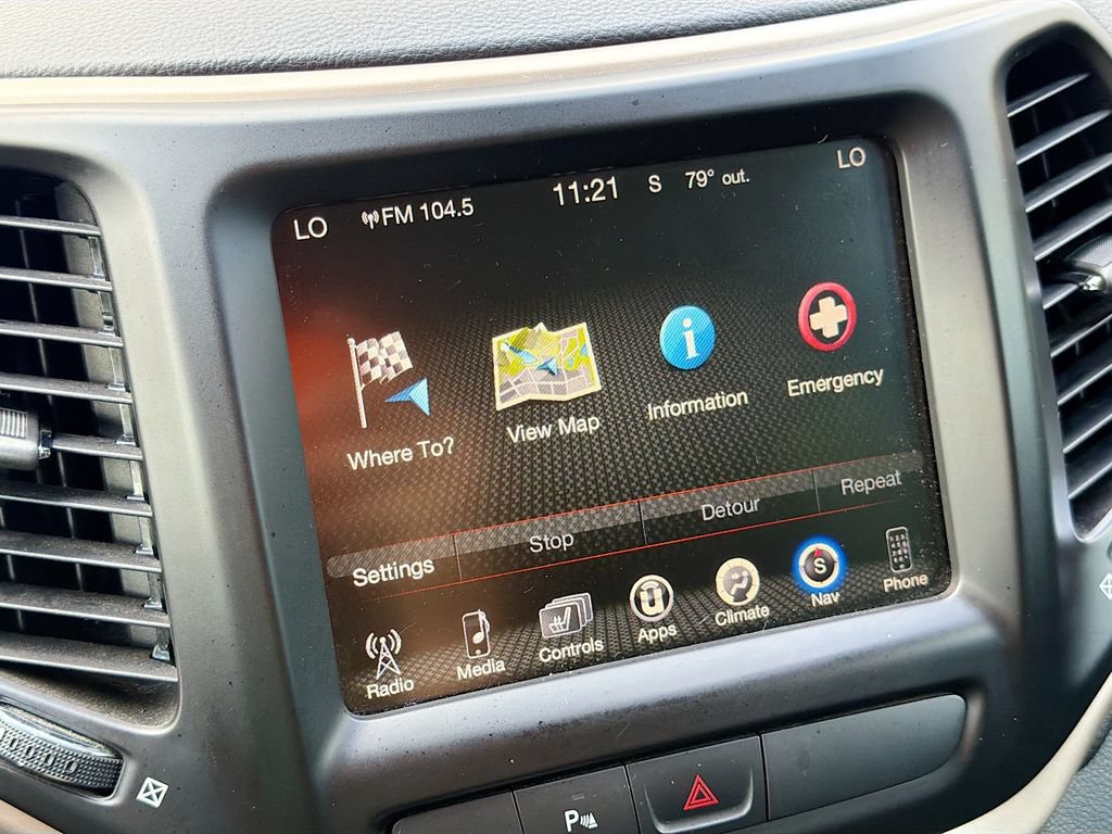 Used 2015 Jeep Cherokee Limited w/ Safetytec Group AWD/4WD image 14