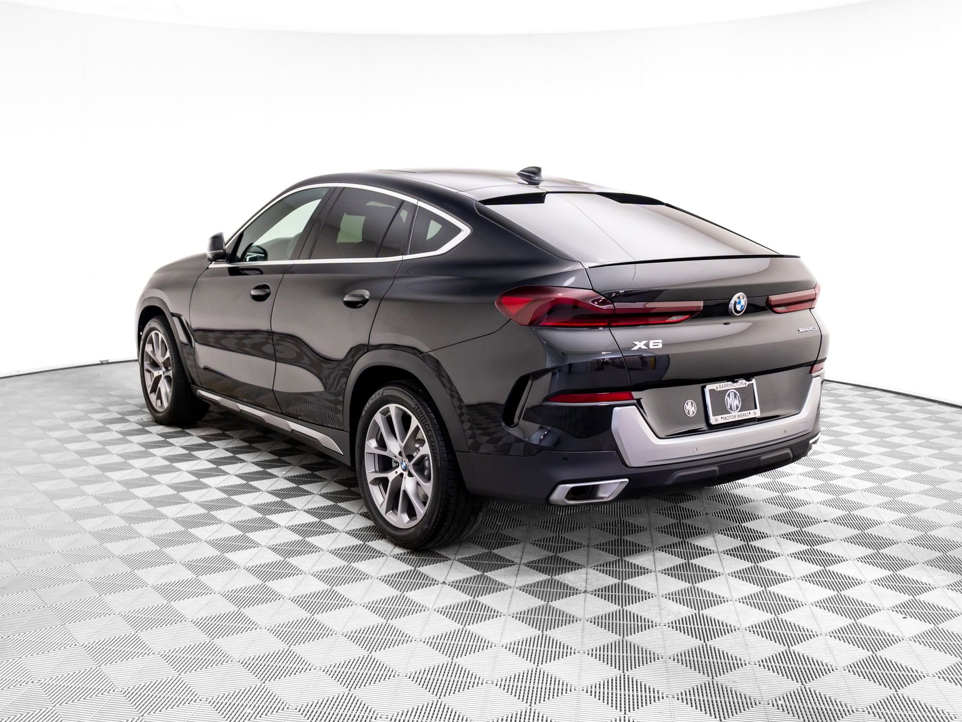 Used 2023 BMW X6 xDrive40i w/ Climate Comfort Package image 4
