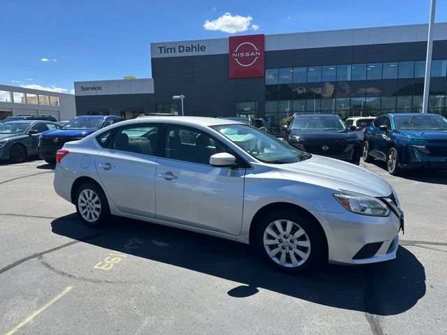 Used 2016 Nissan Sentra S FWD image 1