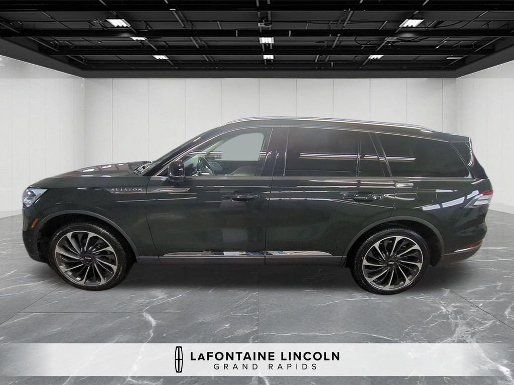 Certified 2023 Lincoln Aviator Reserve w/ Equipment Group 201A image 2