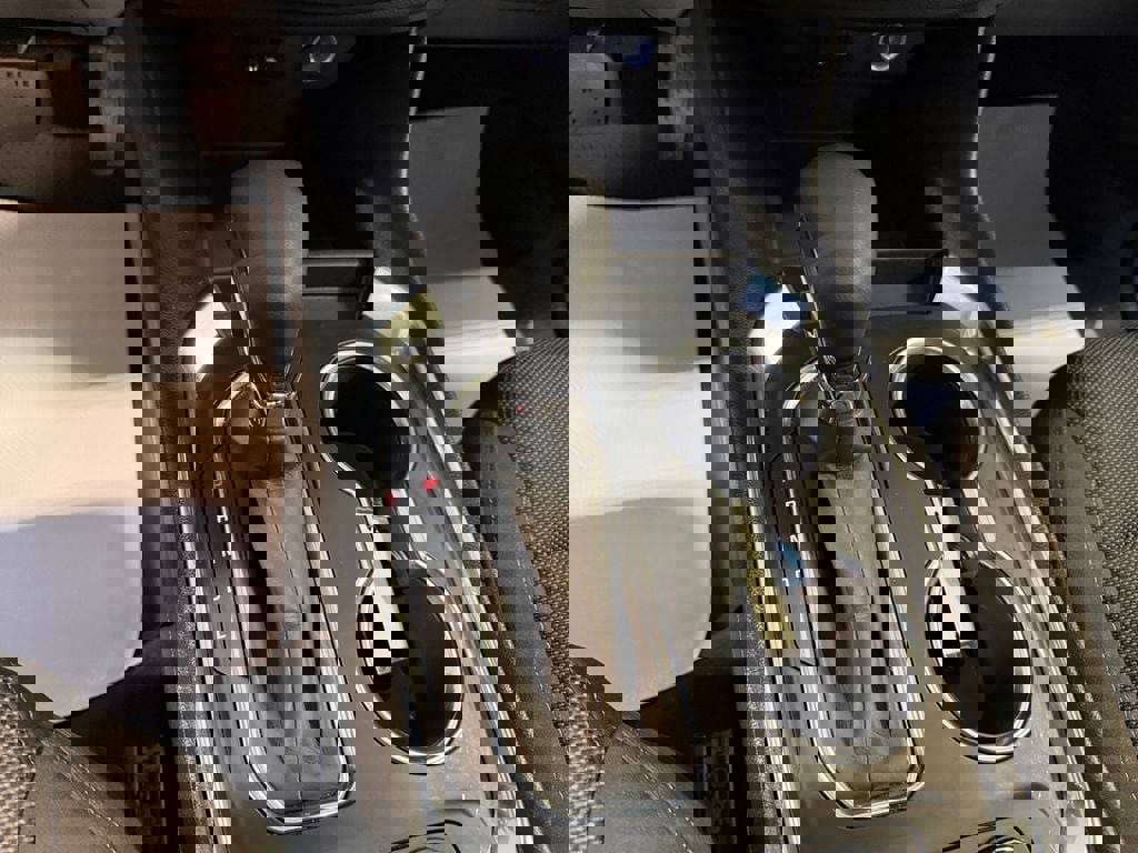 Used 2021 Chevrolet Traverse LT image 22