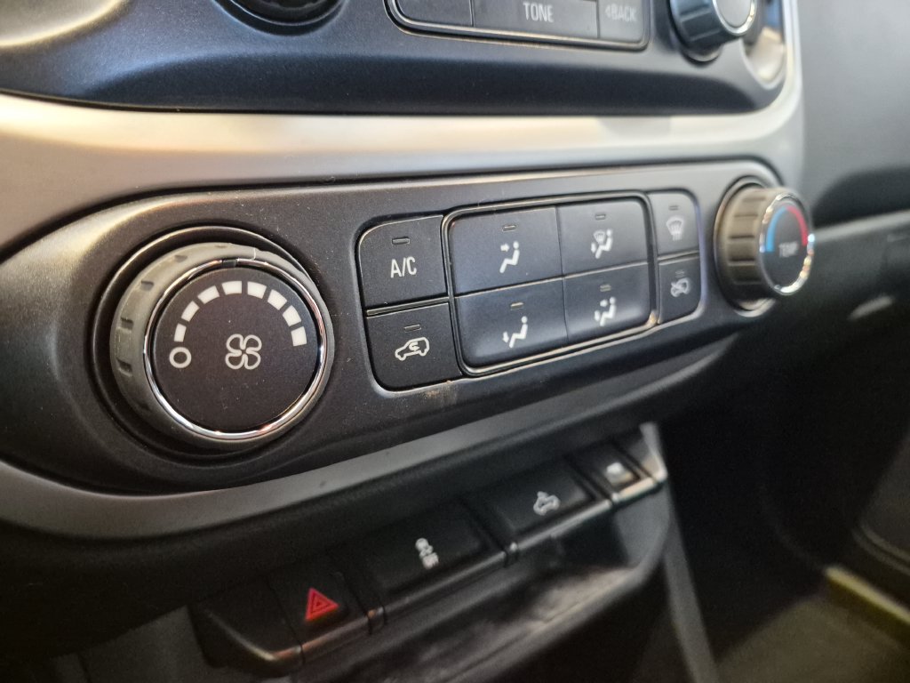 Used 2018 Chevrolet Colorado LT AWD/4WD image 22