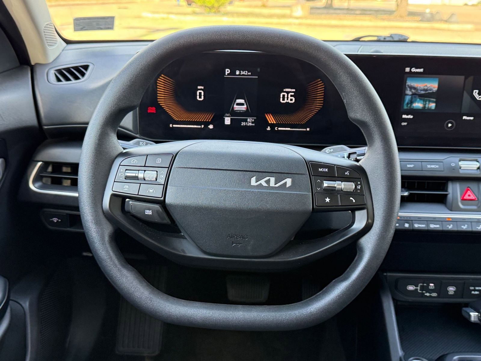 Used 2025 Kia K4 LXS image 30