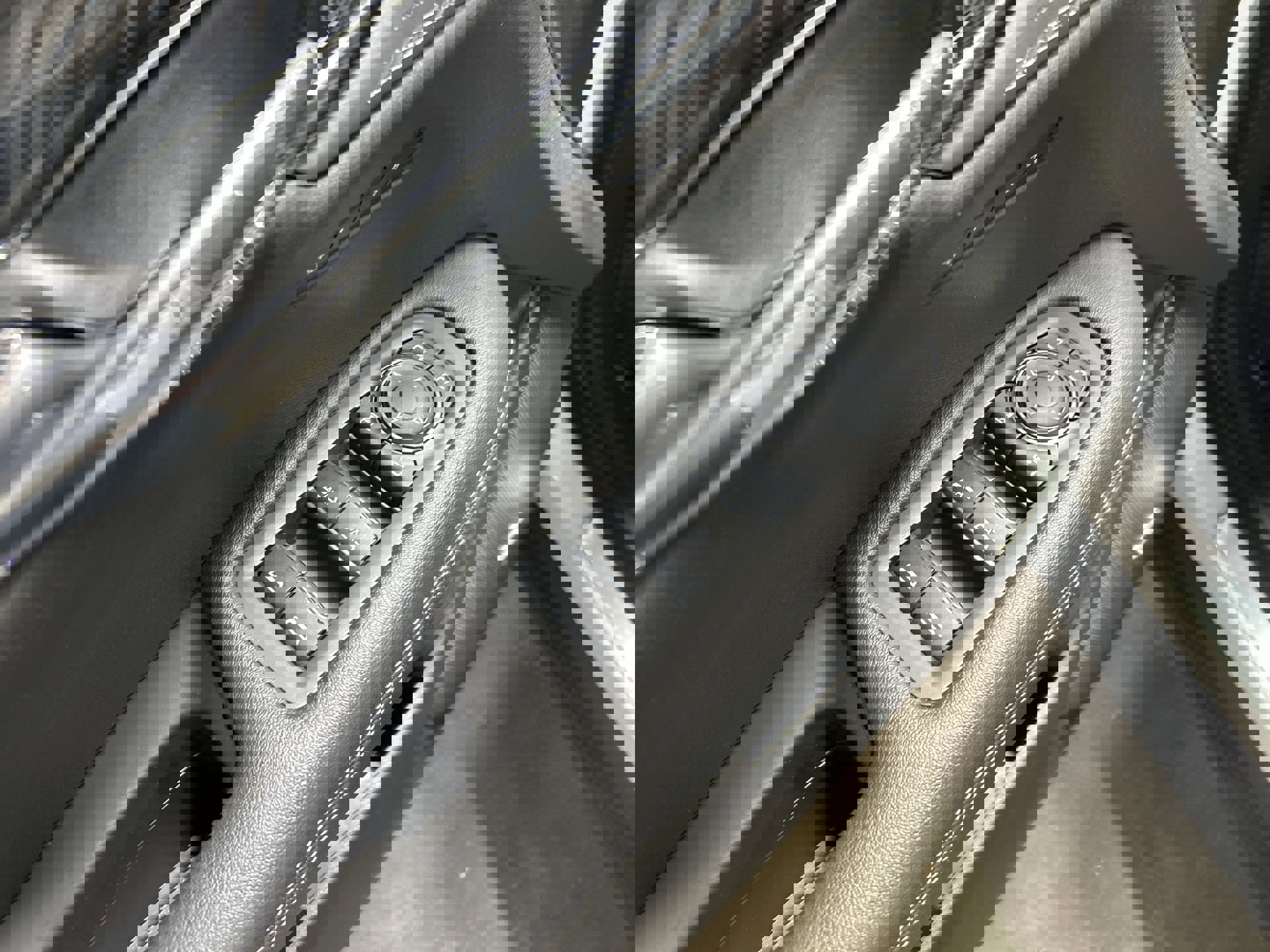 Certified 2021 Cadillac XT6 Premium Luxury image 25