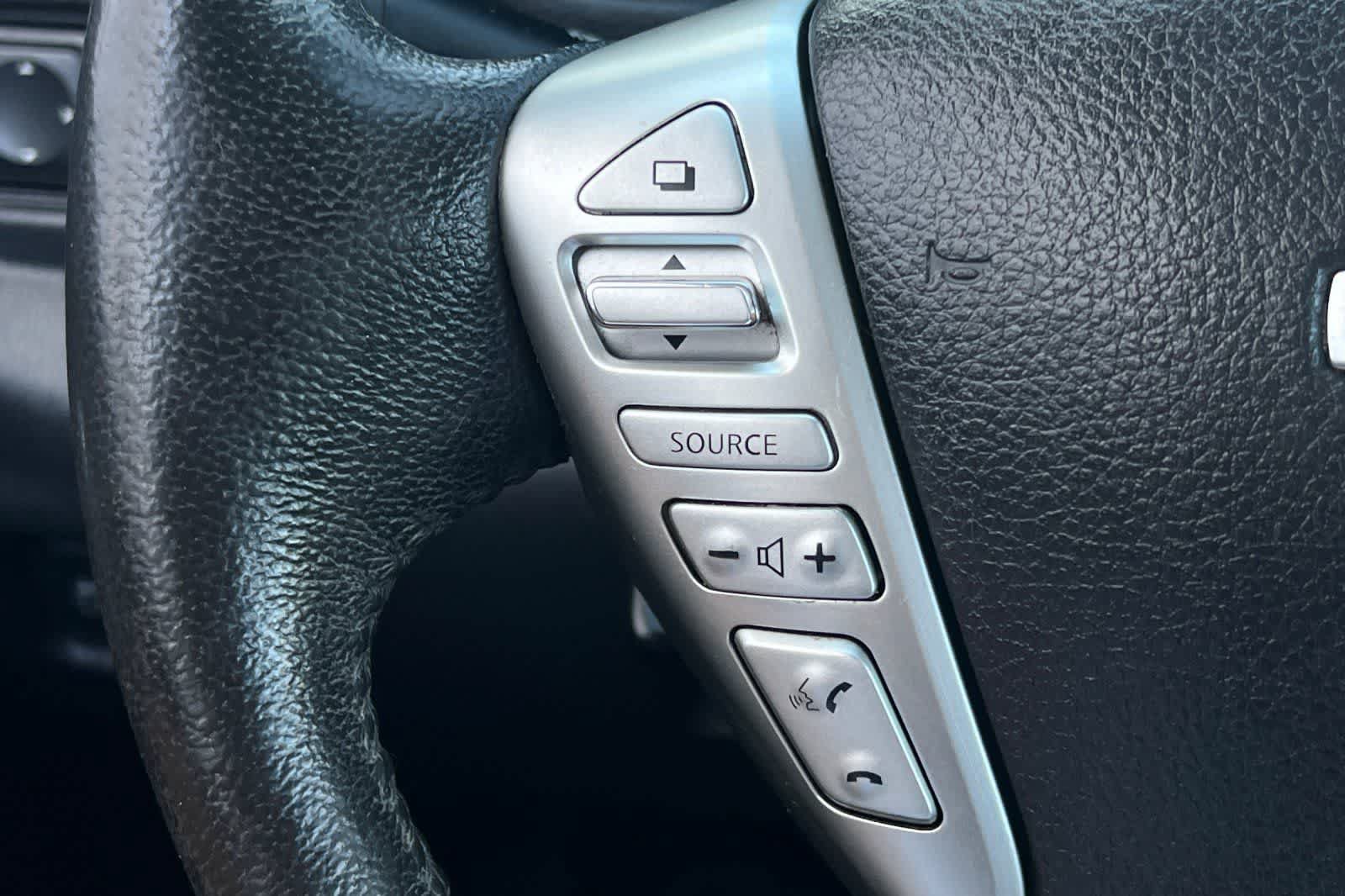 Used 2015 Nissan Versa Note SV FWD image 27