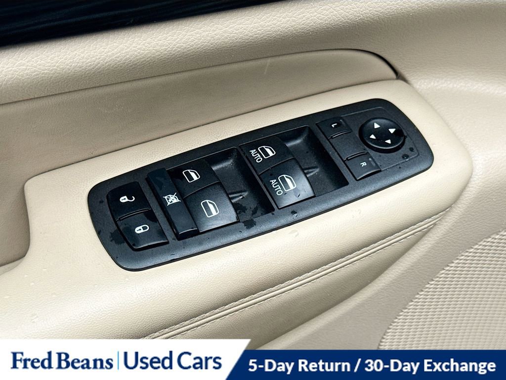 Used 2021 Jeep Grand Cherokee Laredo AWD/4WD image 19