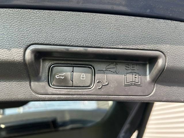 Used 2021 Ford Explorer XLT w/ Equipment Group 202A AWD/4WD image 47