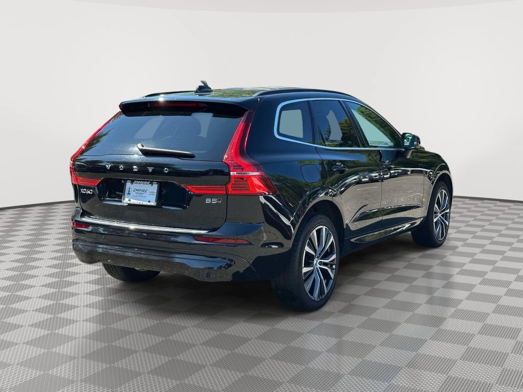 Used 2022 Volvo XC60 B5 Momentum w/ Climate Package AWD/4WD image 3
