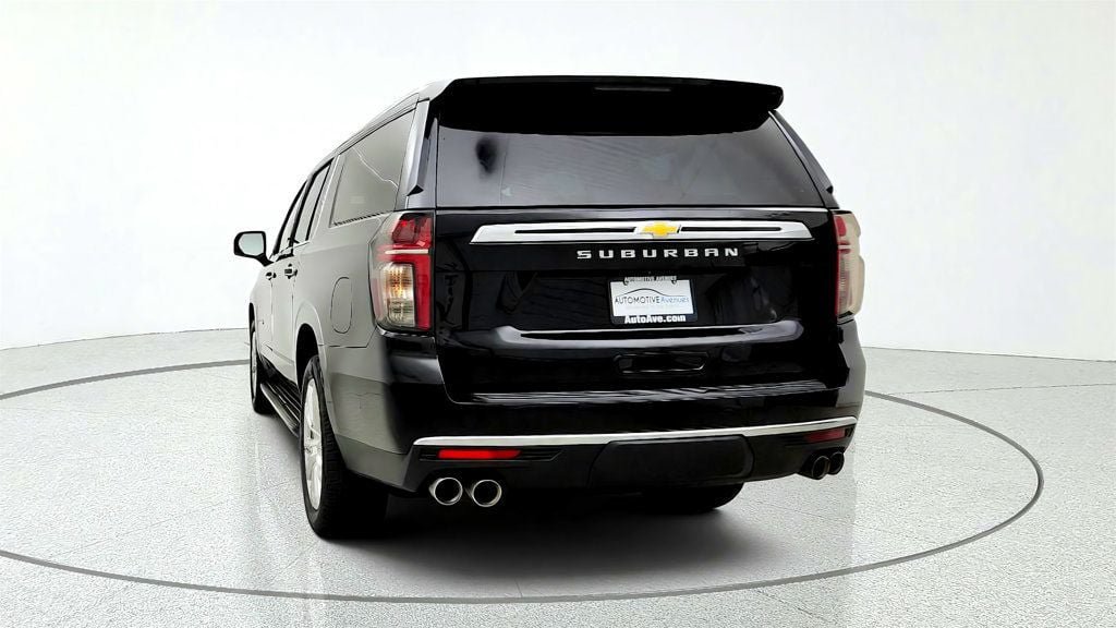 Used 2023 Chevrolet Suburban High Country w/ Advanced Technology Package AWD/4WD image 6